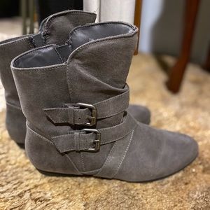 Rampage grey suede boots